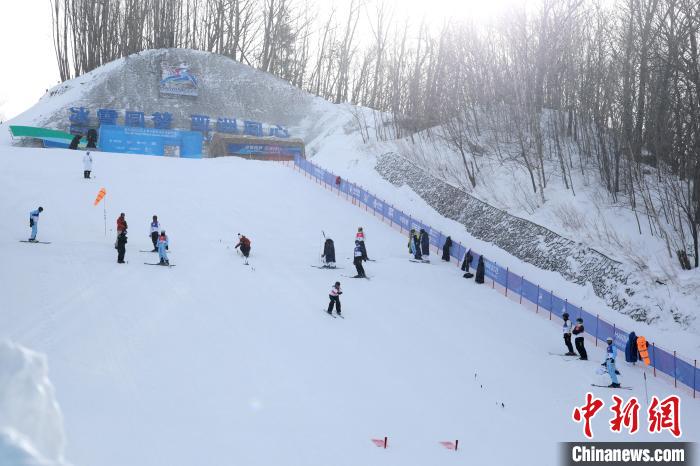 哈尔滨亚冬会：从一人团坚持到迎来首批新面孔