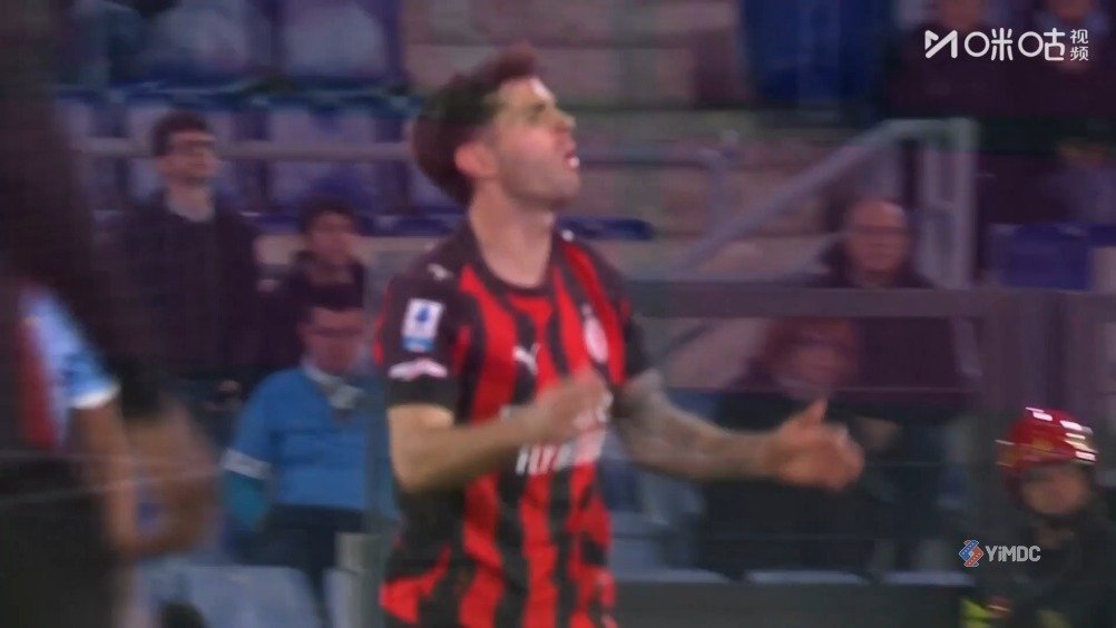 切尔西球员赛前围住主裁判蒂尔尼引发争议