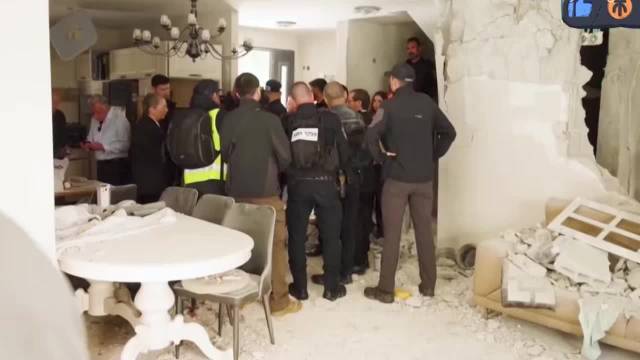 切尔西球员赛前围住主裁判蒂尔尼引发争议