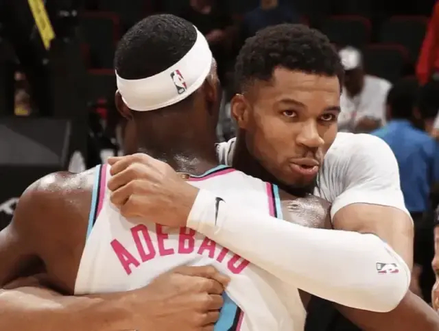 太阳三连胜登顶西部第七 布克格林联手击溃雄鹿