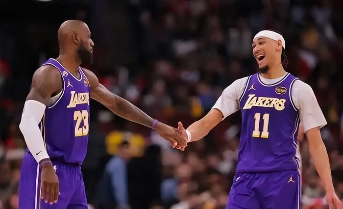 独行侠5人得分上双力克湖人 弗拉格45+8+9助成关键