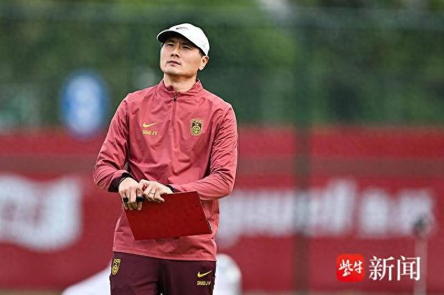 邵佳一执教首秀：国足重组后首战库拉索迎挑战