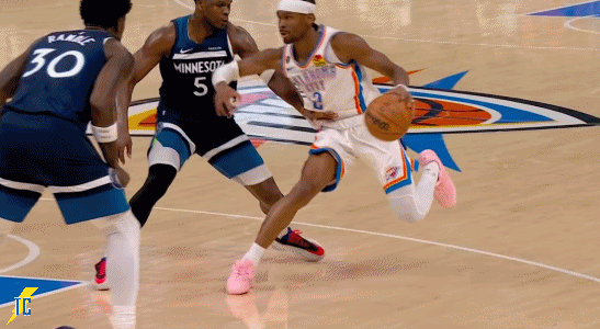 雷霆下半场逆转森林狼 亚历山大砍20+10引领胜利